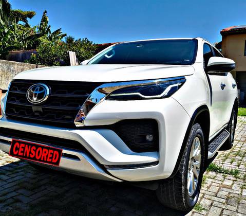 TOYOTA HILUX SW4 2.8 D-4D TURBO DIESEL SRX 4X4 AUTOMÁTICO TOYOTA HILUX SW4 2.8 D-4D TURBO DIESEL SRX 4X4 AUTOMÁTICO